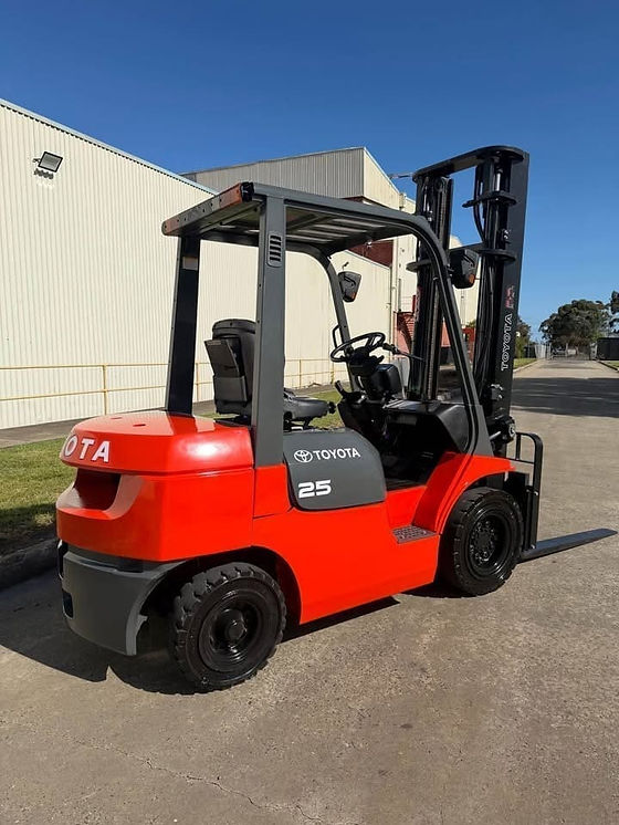 Toyota 7FD25 Forklift (2.5 Ton) — view 1